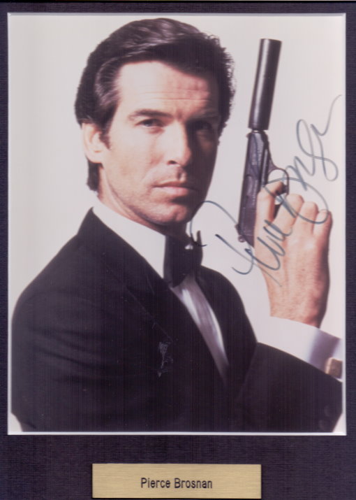 Autogramm von PIERCE BROSNAN als James Bond