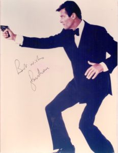 Roger Moore Autogramm als James Bond