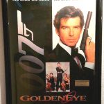 Pierce Brosnan Autogramm als Bond auf GOLDEN EYE Installation