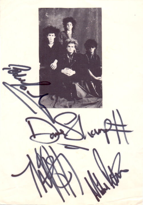 Autogramme von 5 bekannten Bands der 80er Jahre